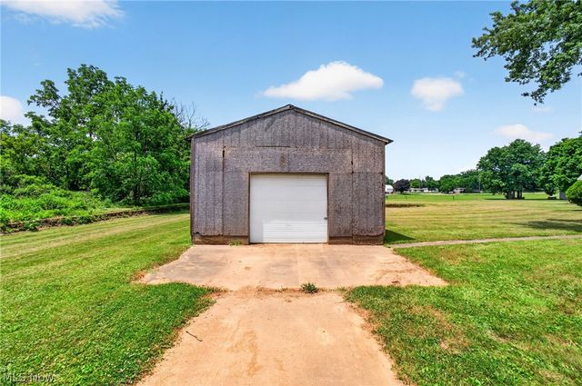 2115 Kenyon Avenue NW, Massillon, OH 44647