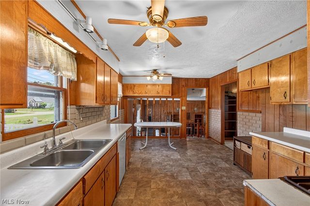 2115 Kenyon Avenue NW, Massillon, OH 44647