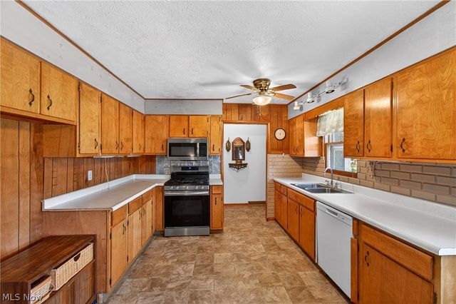 2115 Kenyon Avenue NW, Massillon, OH 44647
