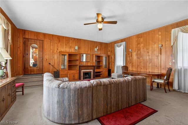 2115 Kenyon Avenue NW, Massillon, OH 44647
