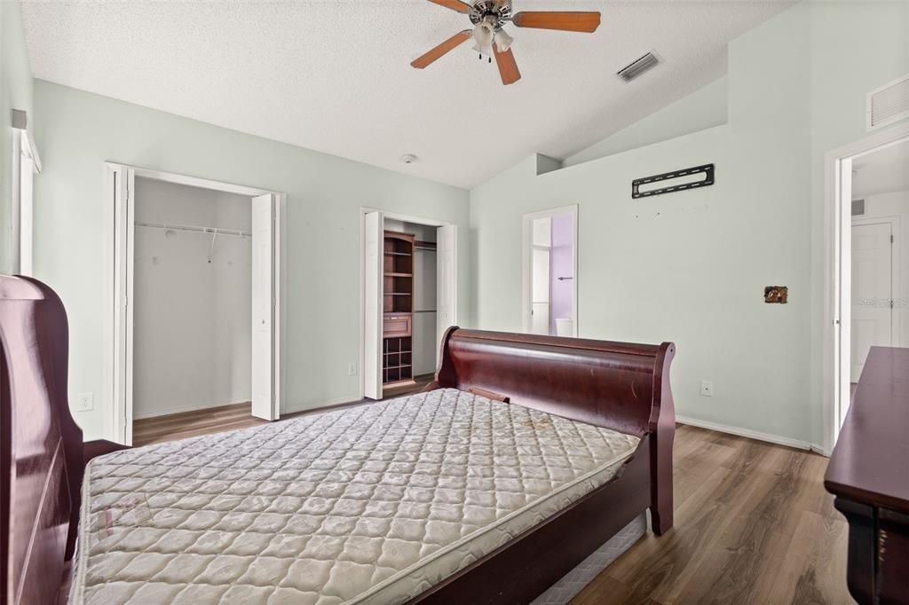 Image 13 of property listing at 1019 GREAT SHADY LANE, Orlando, FL 32825