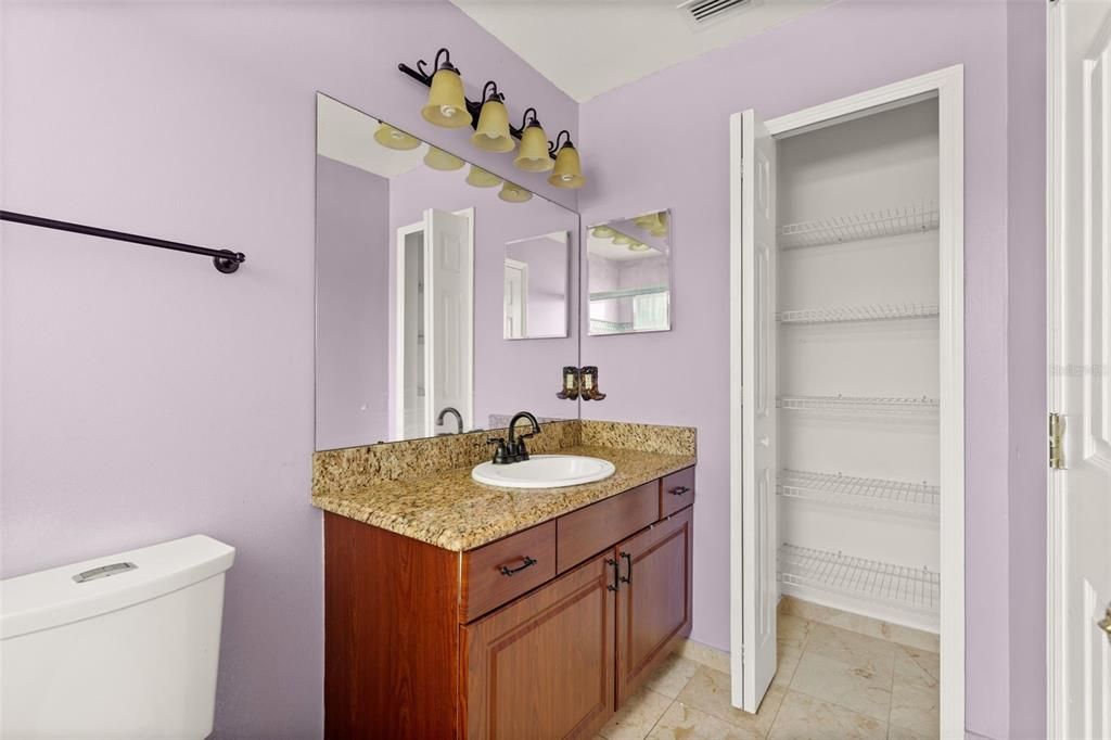 Image 16 of property listing at 1019 GREAT SHADY LANE, Orlando, FL 32825