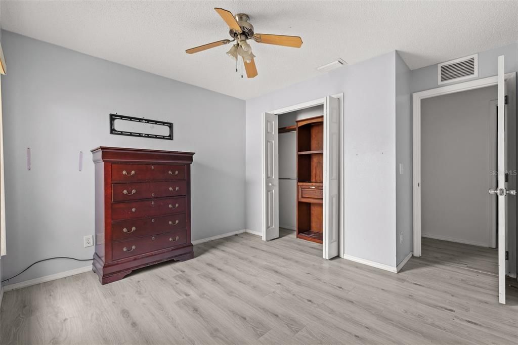 Image 18 of property listing at 1019 GREAT SHADY LANE, Orlando, FL 32825