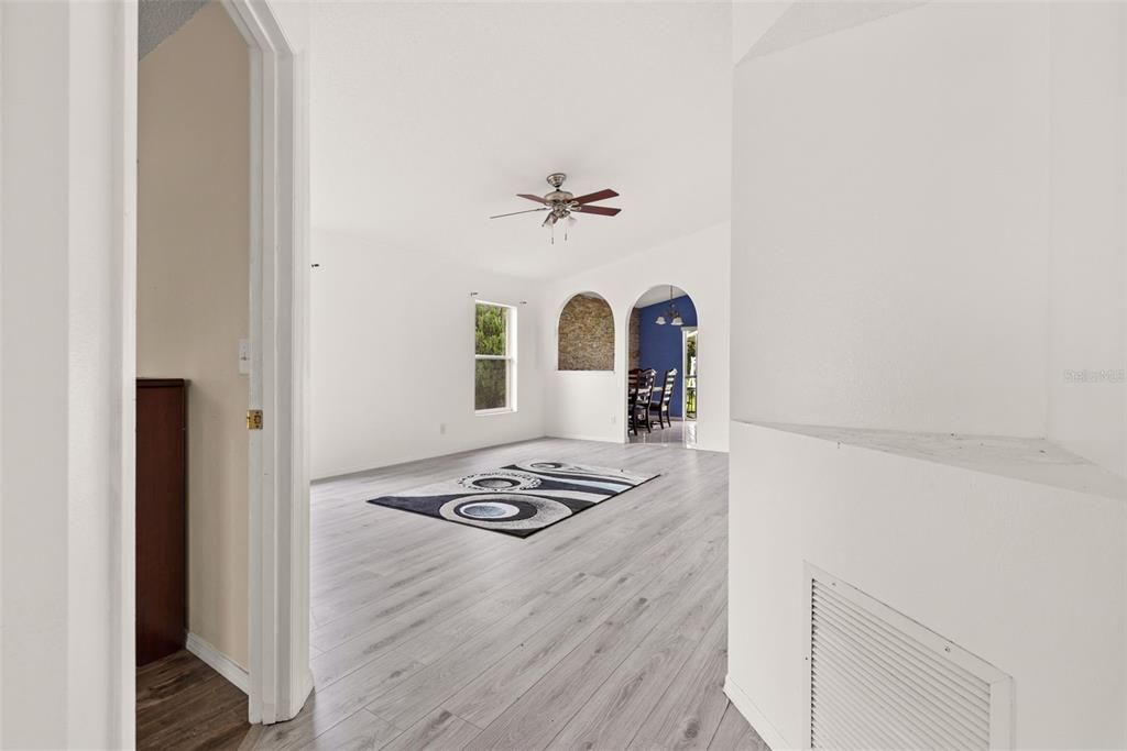 Image 23 of property listing at 1019 GREAT SHADY LANE, Orlando, FL 32825