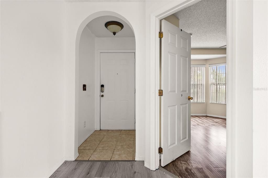 Image 24 of property listing at 1019 GREAT SHADY LANE, Orlando, FL 32825