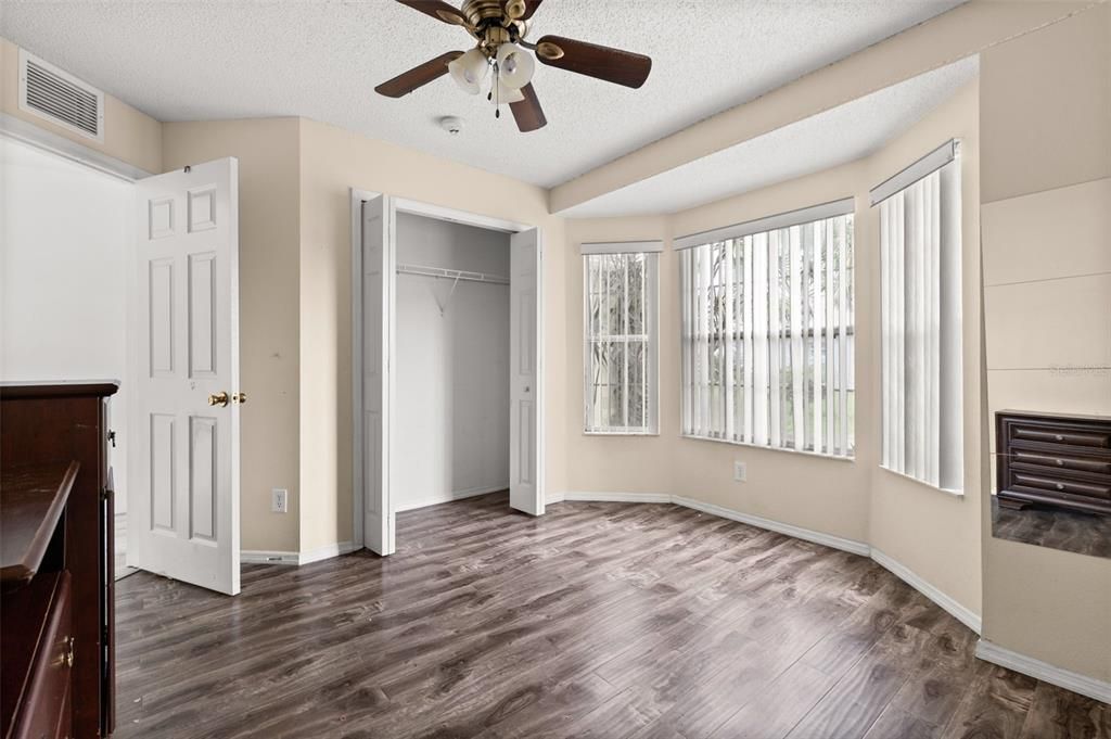 Image 27 of property listing at 1019 GREAT SHADY LANE, Orlando, FL 32825