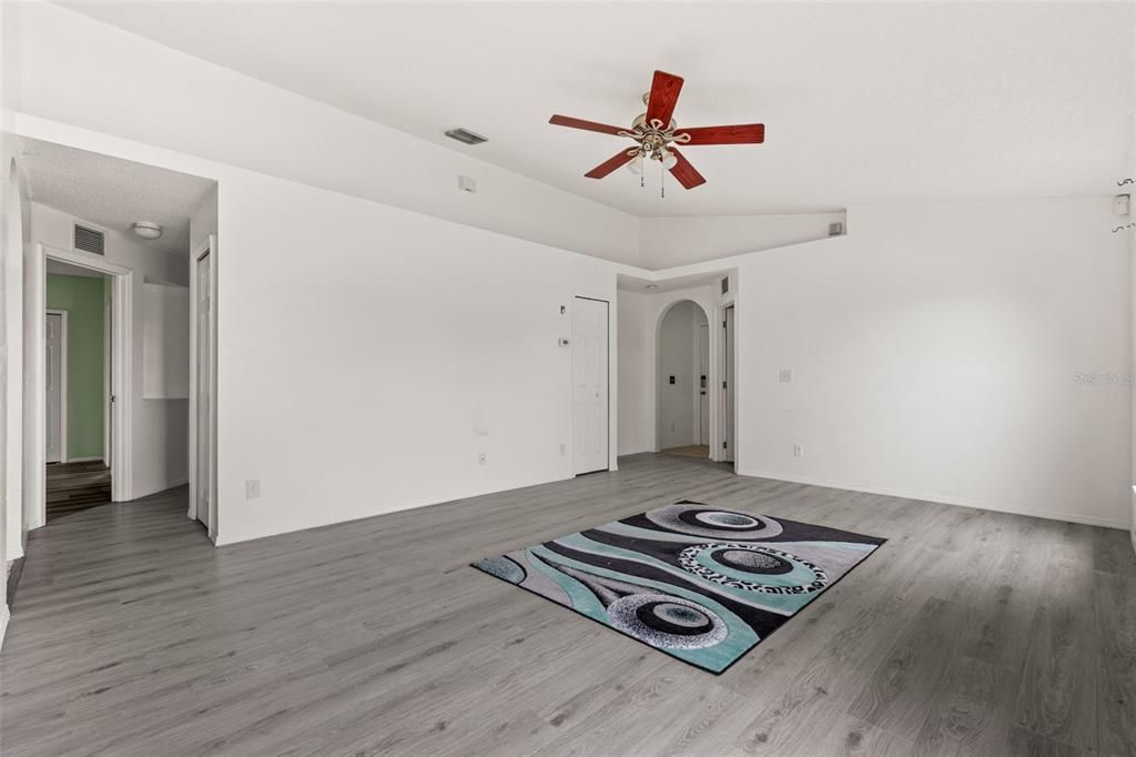 Image 30 of property listing at 1019 GREAT SHADY LANE, Orlando, FL 32825