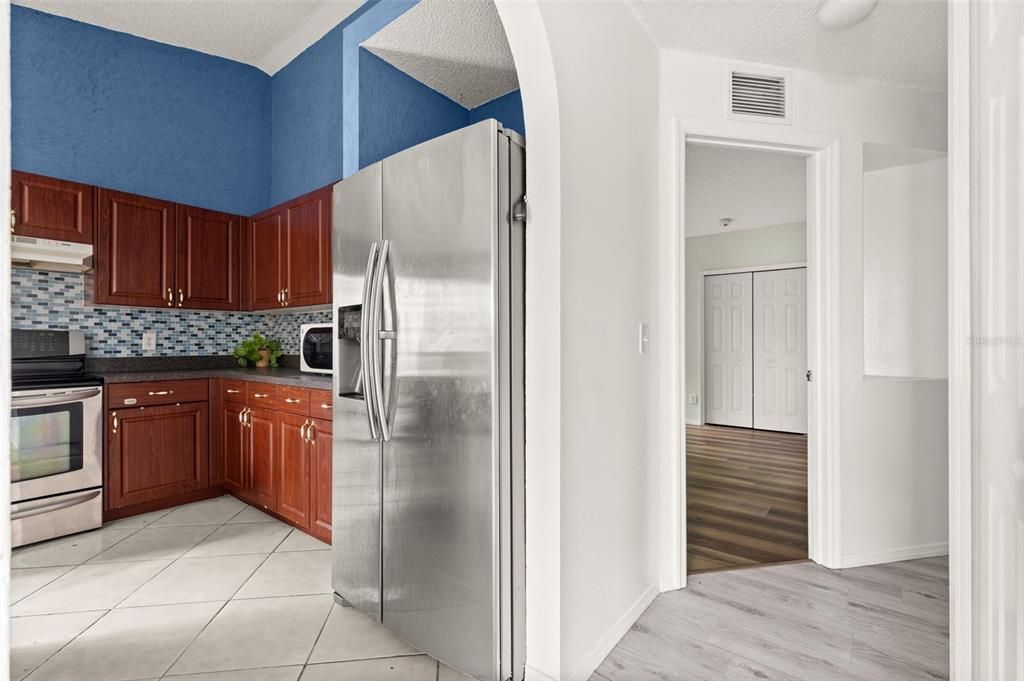 Image 6 of property listing at 1019 GREAT SHADY LANE, Orlando, FL 32825