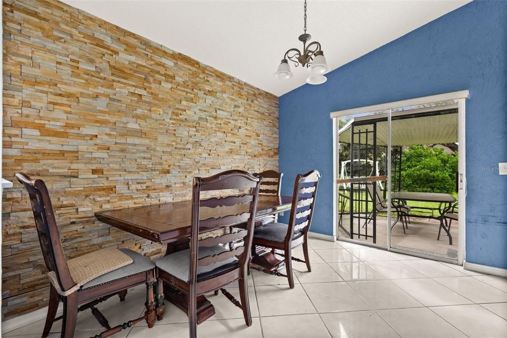 Image 9 of property listing at 1019 GREAT SHADY LANE, Orlando, FL 32825