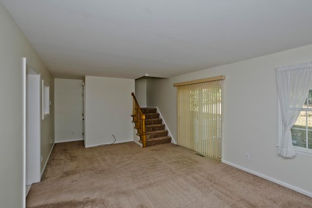 585 Sheridan 12, Chicopee, MA 01020