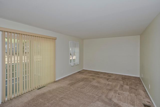 585 Sheridan 12, Chicopee, MA 01020