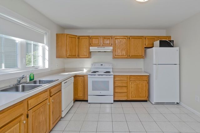 585 Sheridan 12, Chicopee, MA 01020