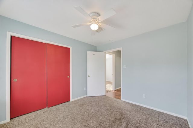915 Highland Woods Drive, Highlands, TX 77562
