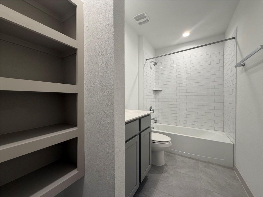 Image 8 of property listing at 3934 Gael Run Court, Katy, TX 77494