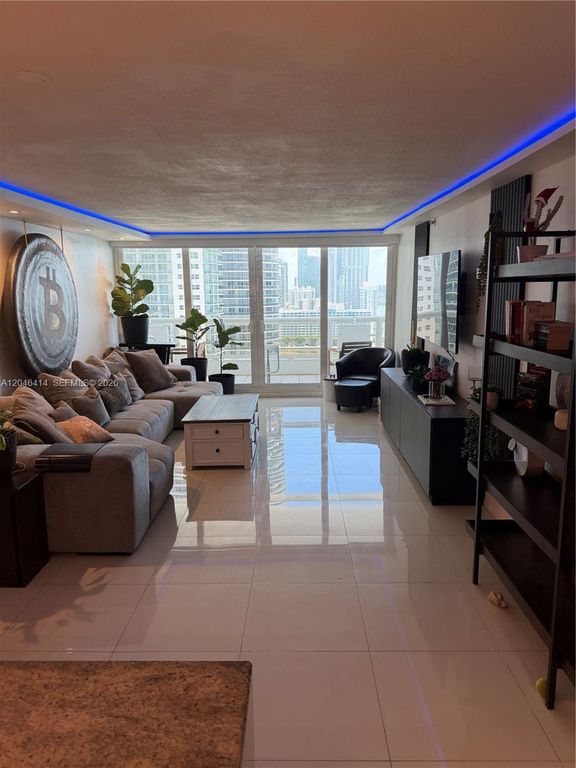 1717 N Bayshore Dr A-2847, Miami, FL 33132