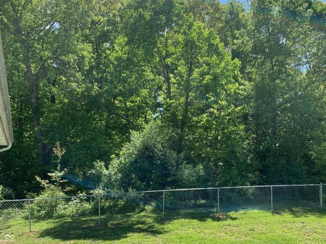 2469 Country Manor Street, North Vernon, IN 47265