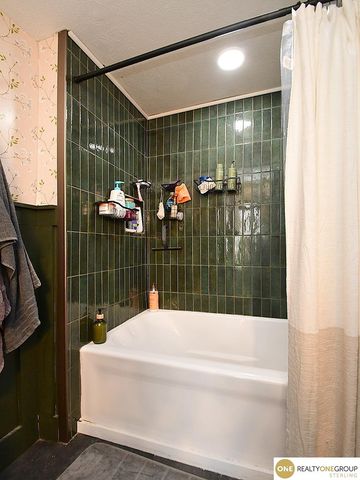 712 N 27 Street, Blair, NE 68008