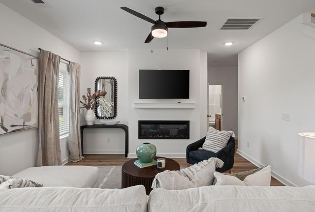 435 Bear Creek Boulevard, Freeport, FL 32439