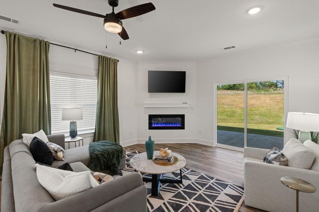 435 Bear Creek Boulevard, Freeport, FL 32439