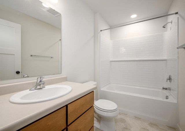 456 New Hampton Drive, Oregon, WI 53575