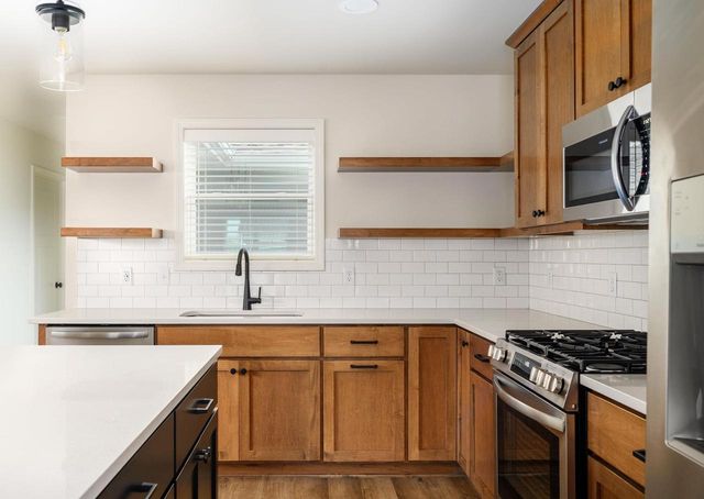 456 New Hampton Drive, Oregon, WI 53575