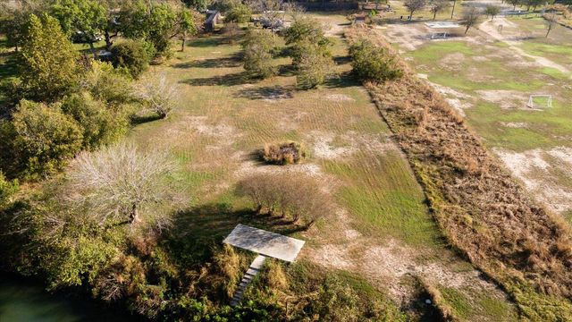 100 Arlene LN, Martindale, TX 78655