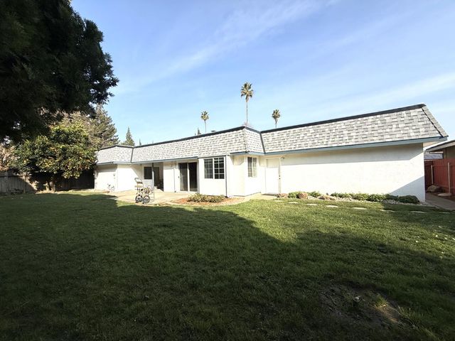 6544 Surfside Way, Sacramento, CA 95831