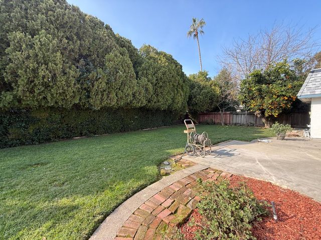 6544 Surfside Way, Sacramento, CA 95831