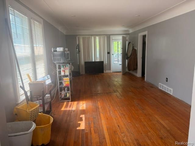 7304 Chatham, Redford, MI 48239