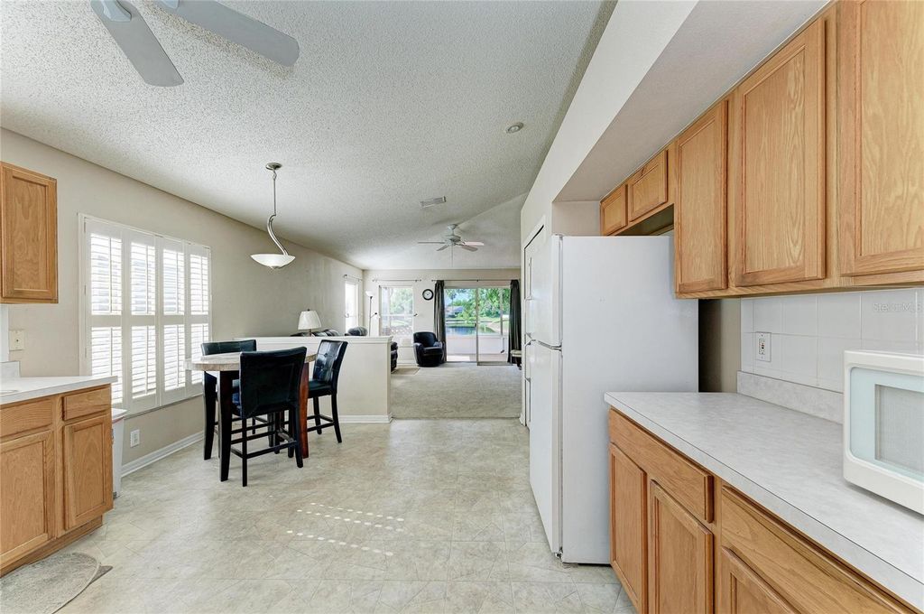 Image 14 of property listing at 4642 RUNABOUT WAY, Bradenton, FL 34203