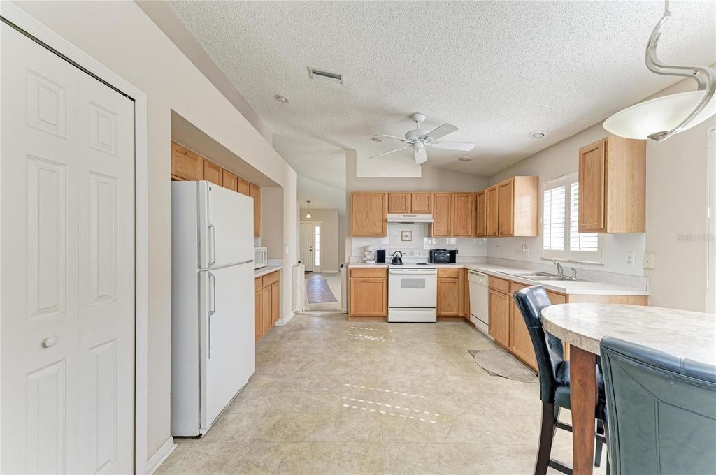 Image 16 of property listing at 4642 RUNABOUT WAY, Bradenton, FL 34203