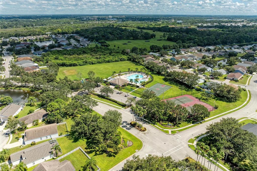 Image 56 of property listing at 4642 RUNABOUT WAY, Bradenton, FL 34203