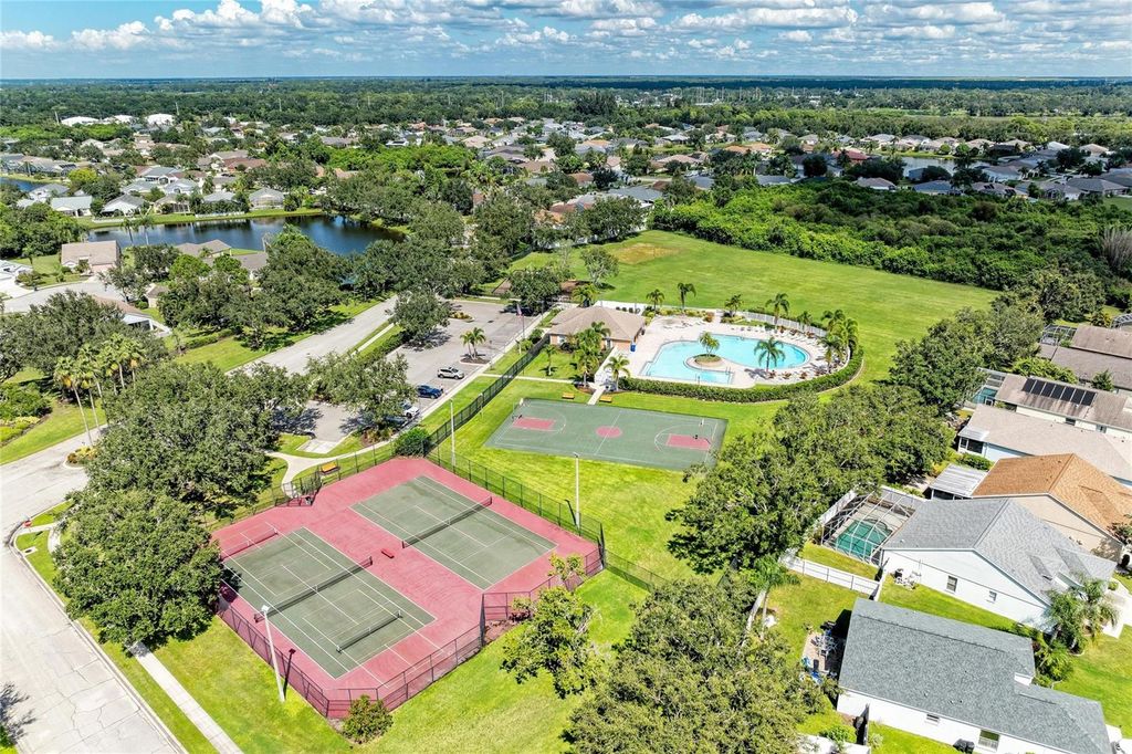 Image 59 of property listing at 4642 RUNABOUT WAY, Bradenton, FL 34203