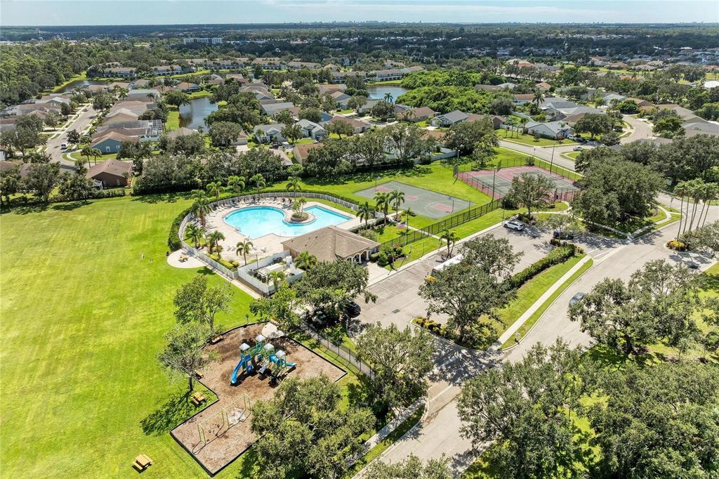 Image 64 of property listing at 4642 RUNABOUT WAY, Bradenton, FL 34203