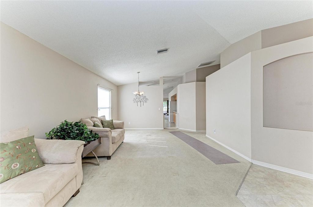 Image 9 of property listing at 4642 RUNABOUT WAY, Bradenton, FL 34203