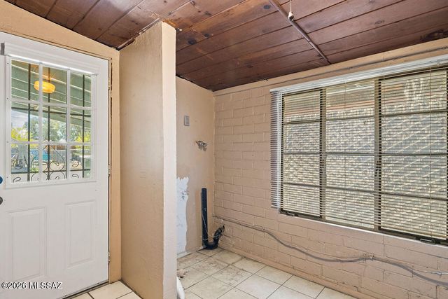 313 E Windsor Street, Tucson, AZ 85705