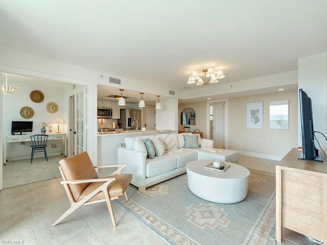 6573 Marissa LOOP # 802, Naples, FL 34108