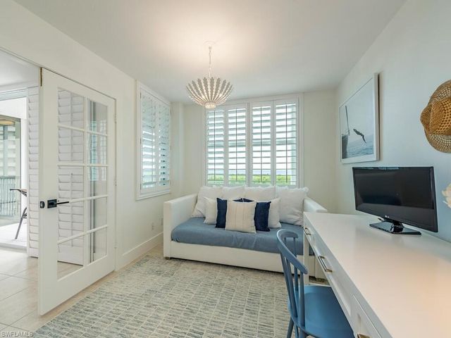 6573 Marissa LOOP # 802, Naples, FL 34108