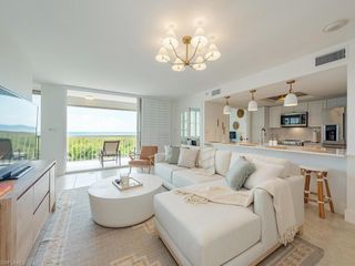 6573 Marissa LOOP # 802, Naples, FL 34108