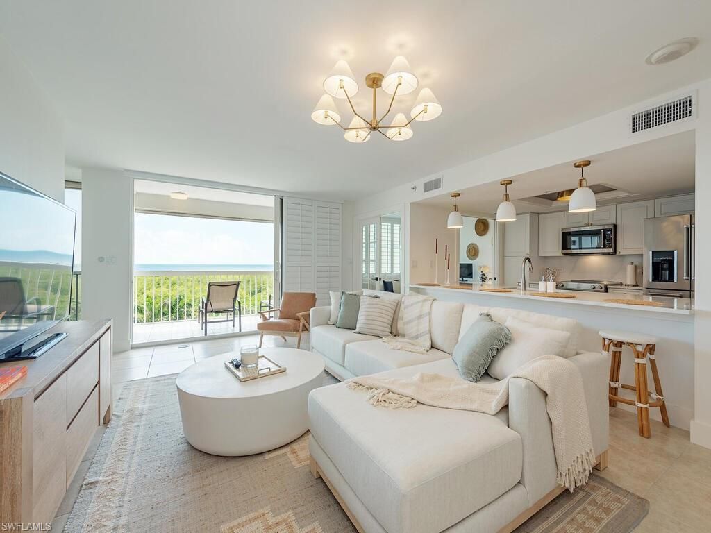 6573 Marissa LOOP # 802, Naples, FL 34108