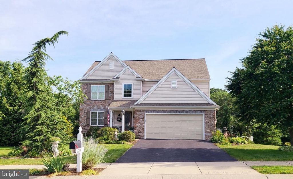 179 VILLAGE GLEN DR, Harrisburg, PA 17112