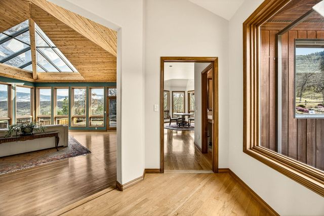 178 Meadow Oaks Drive, Ashland, OR 97520