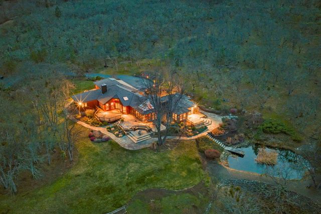 178 Meadow Oaks Drive, Ashland, OR 97520