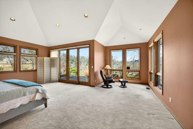 178 Meadow Oaks Drive, Ashland, OR 97520