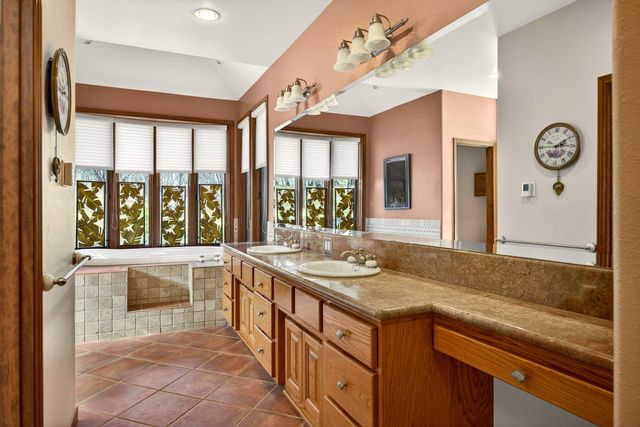 178 Meadow Oaks Drive, Ashland, OR 97520