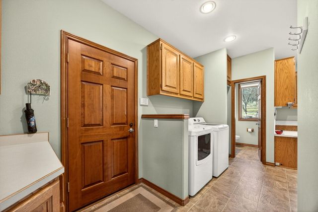 178 Meadow Oaks Drive, Ashland, OR 97520