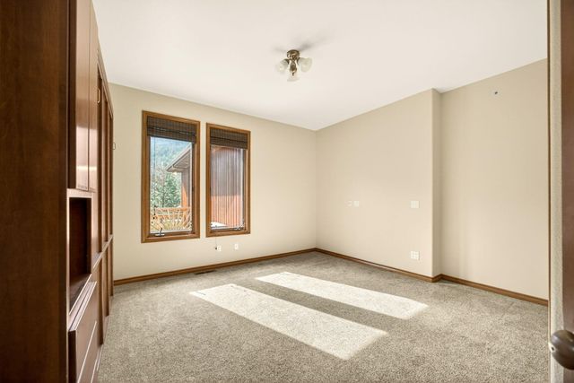 178 Meadow Oaks Drive, Ashland, OR 97520