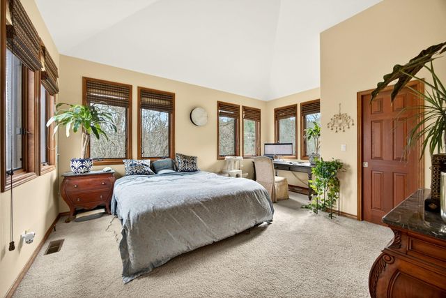 178 Meadow Oaks Drive, Ashland, OR 97520