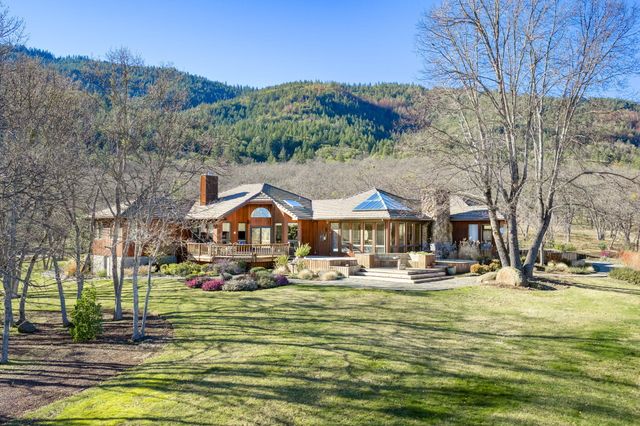 178 Meadow Oaks Drive, Ashland, OR 97520