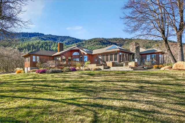 178 Meadow Oaks Drive, Ashland, OR 97520
